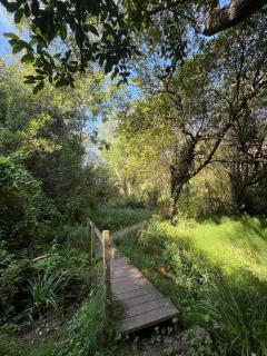 Converted Barn, One Bedroom, Studio Glamping - Horspath - 9