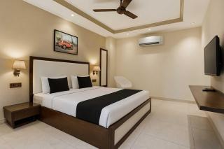 Collection O Udyog Vihar - 4