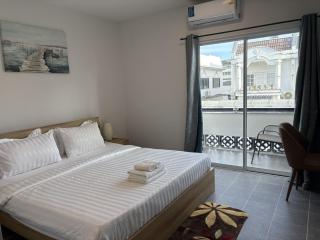 Inn Dulgence - Strand Patong - 0