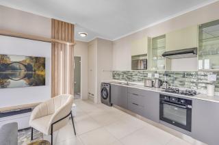 Eclectic Escape at 93 on New - 9