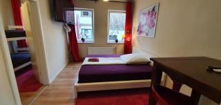 1 Great Apartment near Hans Albers Platz, - 0