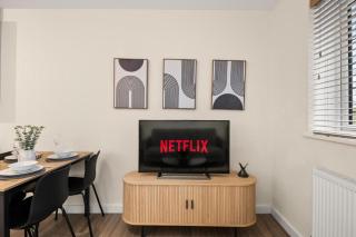 NEW! Stylish home I Perfect for groups I Parking - Bedford - 5