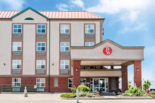 Ramada by Wyndham Sherwood Park - Sherwood Park - 0