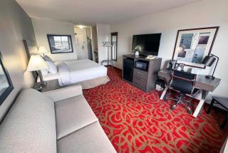 Ramada by Wyndham Sherwood Park - Sherwood Park - 1