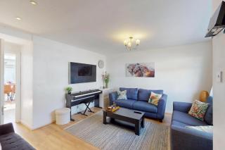 3 Bed Home - 10 Min Walk to Mill Hill Tube - 1