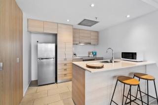 Broadbeach Comfort - Resort Stay near Beach & Casino - 6