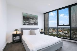Flatiron Vista - Urban Resort near River and Nightlife - 8