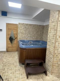 Vila Premiere Bistro-Spa - Piatra Neamţ - 1