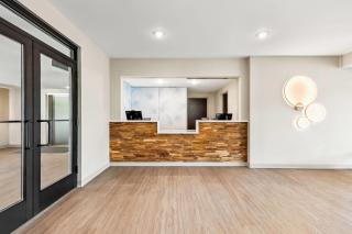 ECHO Suites Extended Stay by Wyndham Reno - 1