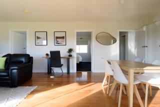 Simple & Comfortable Coastal Retreat - George Town - 3