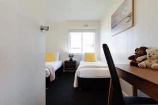 Simple & Comfortable Coastal Retreat - George Town - 1