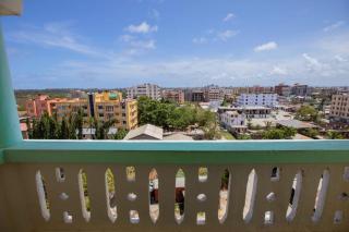 SEA BREEZE APARTMENT Next To Sarova White Sands hotel - 4