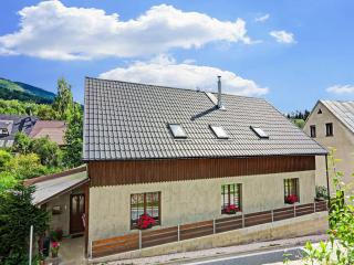 Modern Holiday Home in Cerný Dul with Private Garden - 7