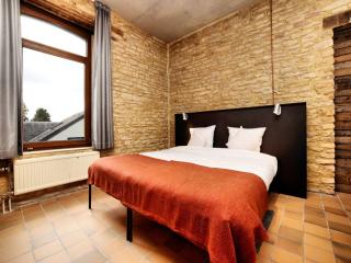 Fancy Holiday Home in Sainte-Cécile with Pool House & Indoor Pool - Sainte-Cécile - 9