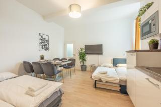 HOMELY l 5 min to Airport Express,Train Station with self check in - Prag - 4