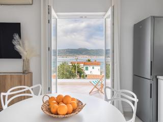 Modern Apartment in Slatine with Terrace - 3