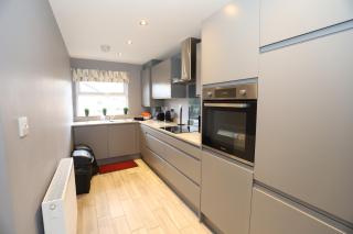 Harbour View City Centre Apartment - 8