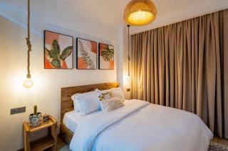 Marina Bay One Bedroom Apartment, Swimming pool, gym, workspace,JW Homes Westland Living - 0