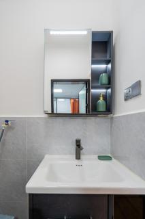 Marina Bay One Bedroom Apartment, Swimming pool, gym, workspace,JW Homes Westland Living - 4
