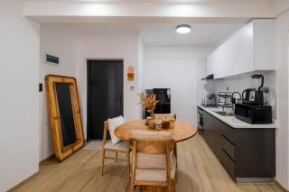 Marina Bay One Bedroom Apartment, Swimming pool, gym, workspace,JW Homes Westland Living - 8