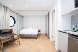 Zeeland Pier 1002 -Top Floor City Apartment with Onsite Parking - 4