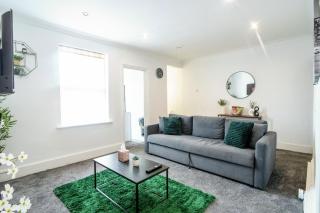 Modern Cozy Flat with Great Location - Bletchley - 2