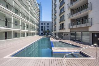 The Icon 1 Bedroom Apartment on High Floor - 2