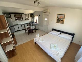 Villa Marija- Apartments with shared pool just 100m from beach - Pirovac - 5