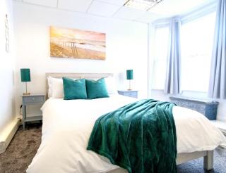 Modern Cozy Flat with Great Location - Bletchley - 0
