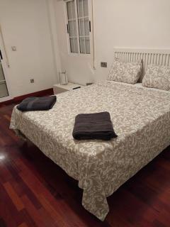 4 Bedroom House with pool - - 9