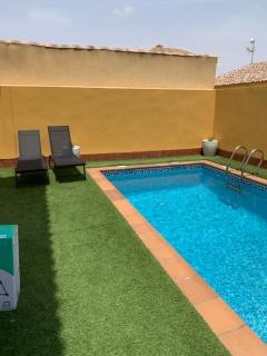 4 Bedroom House with pool - - 3