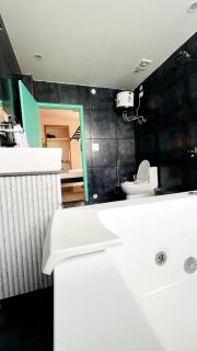 Lusty Stay for Couple with Jacuzzi - 9
