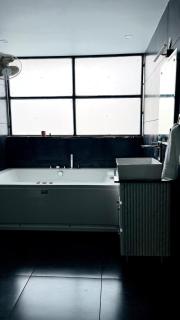 Lusty Stay for Couple with Jacuzzi - 5