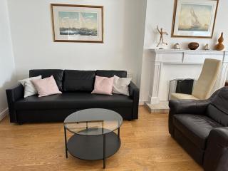 Modern 3-Bed 2-Bath Flat Gloucester Rd, Kensington - 7