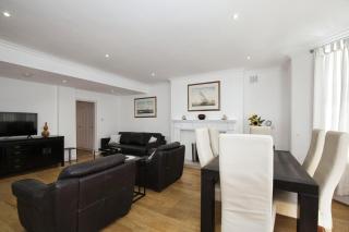 Modern 3-Bed 2-Bath Flat Gloucester Rd, Kensington - 2