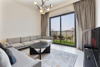 Bright 1BR APT in Dubai Hills Near Burj Khalifa - 4