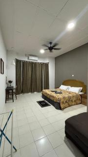 Adrabayu's Homestay - 8