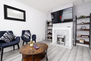 Lovely 3-Bed in Scenic Aberdare! - 0