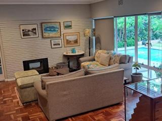 Spacious Sunny family home in secure leafy sought after area - Stellenbosch - 0