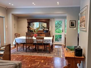 Spacious Sunny home in secure leavy area - 4