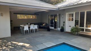 Spacious Sunny home in secure leavy area - 1
