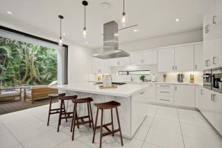 Crescent Heights - 7