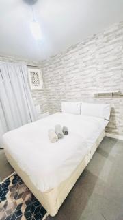 One Bedroom Apartment Barking - 5