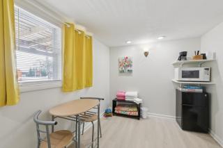 Dave's Last Resort Poolside-Charming Cabin 1 Hotel Room - 4