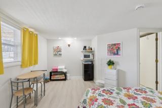 Dave's Last Resort Poolside-Charming Cabin 1 Hotel Room - 1