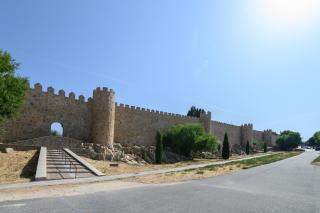 APT-Inside the Wall-Family,Games,Relax,History - Ávila - 5