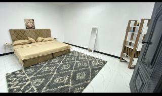 شقة باحص ثلاث غرف مؤثثة - Khamis Mushayt - 0