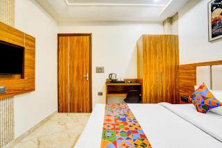 FabHotel Kishori Inn - 6