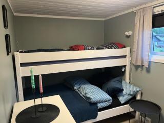 Sjøhus med en praktfull utsikt - 1