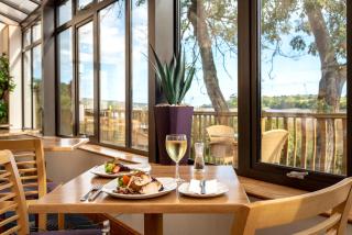 Passage House Hotel - 4